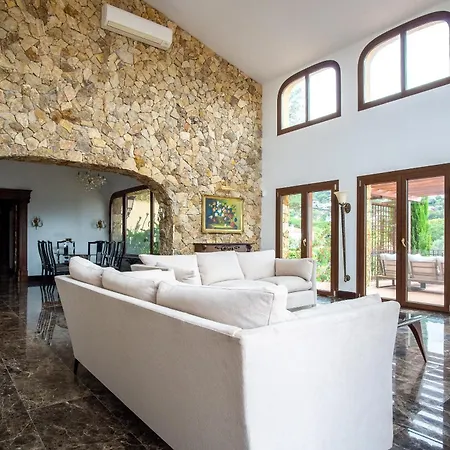 The Noble House - Seaside Living In Costa Brava Villa